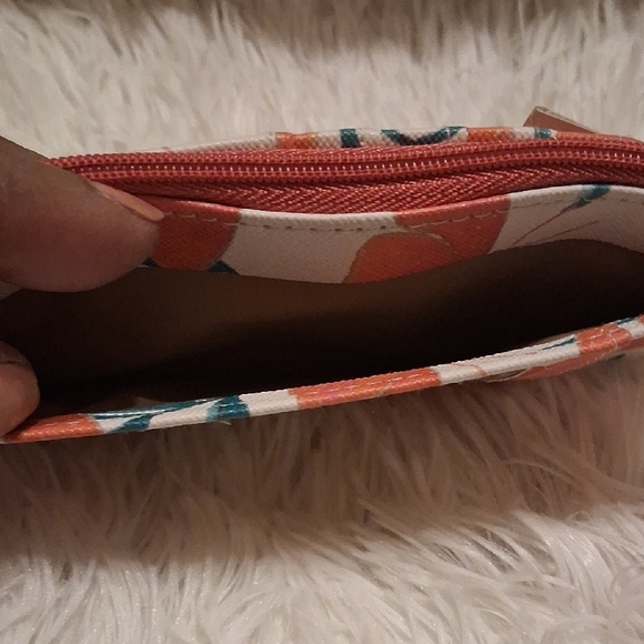 Buxton Thin Card Wallet - Picture 7 of 8